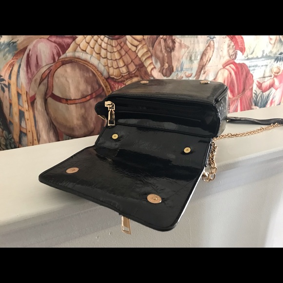 Adorable & Unique Black & Gold Motorcycle Jacket Bag! - Picture 7 of 16